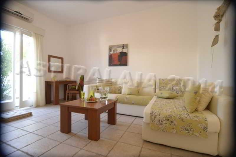 Livadi  Mouras Resort מראה חיצוני תמונה